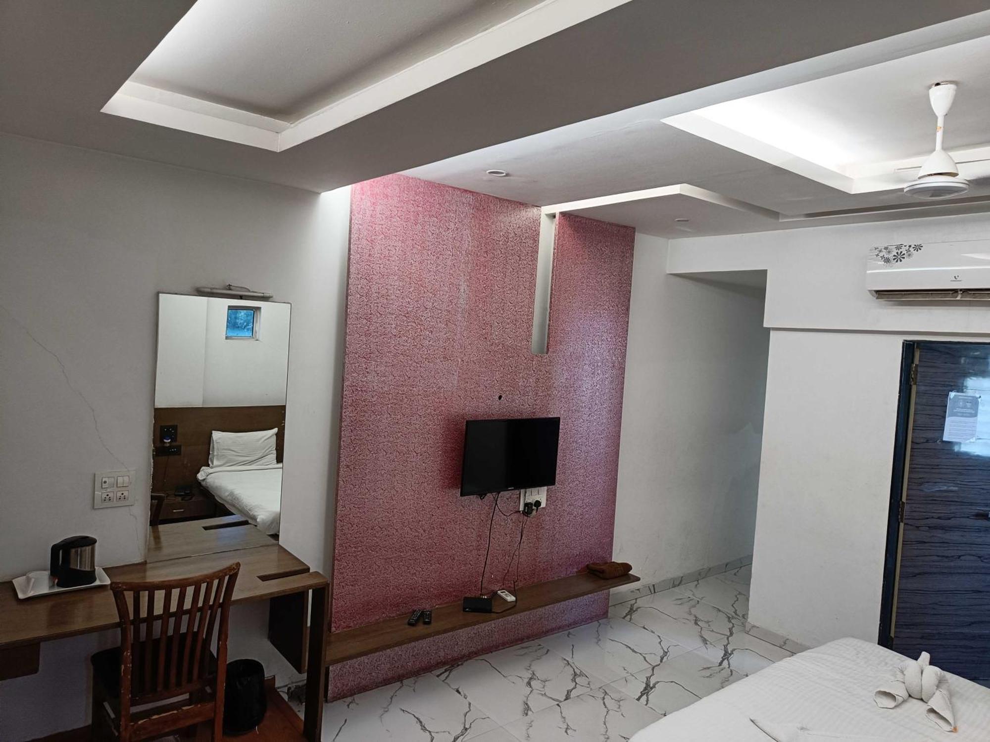 SPOT ON 44704 Harihar Lodging And Yatri Niwas Hotel Kolhapur Luaran gambar